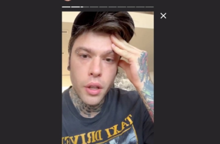 Corinaldo, Fedez difende Sfera Ebbasta: "Neanche davanti a una tragedia del genere non vi fermate con i commenti?"
