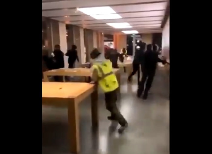 Gilet gialli apple store