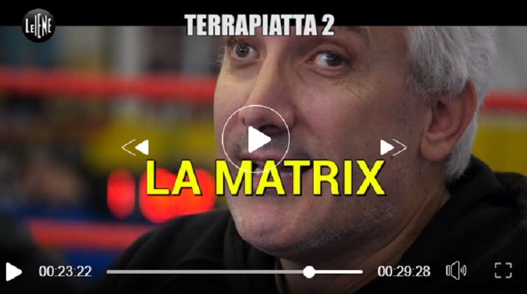 Le Iene e i "terrapiattisti": il nuovo servizio. Lo scontro con l'astronauta Umberto Guidoni