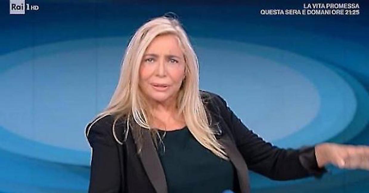 Domenica In, gaffe di Mara Venier con l'astrologo: "Ti posso chiamare oroscoparo?"