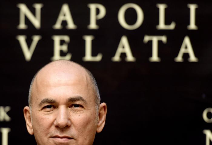 Ferzan Ozpetek cittadino onorario di Napoli: la decisione di De Magistris dopo "Napoli velata"