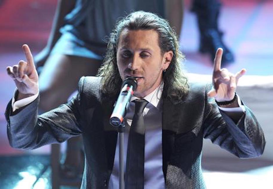 Povia: "Non guardo X Factor perché sono invidioso, vorrei fare il giudice"