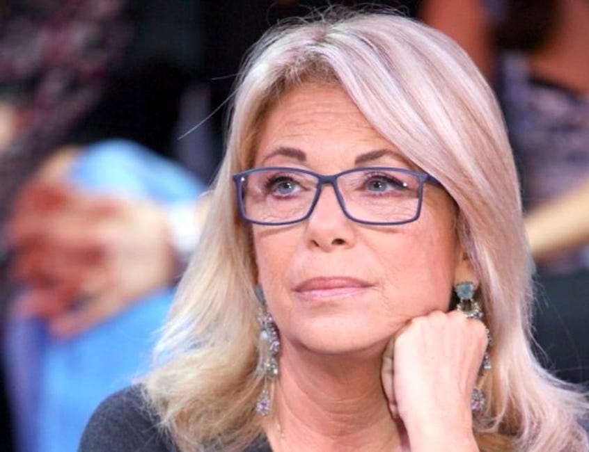 Rita Dalla Chiesa: "Buon Natale alla Raggi". E pubblica le foto di Roma invasa dai rifiuti
