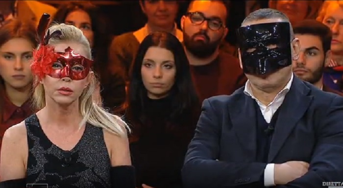 non è l'arena scambisti studio