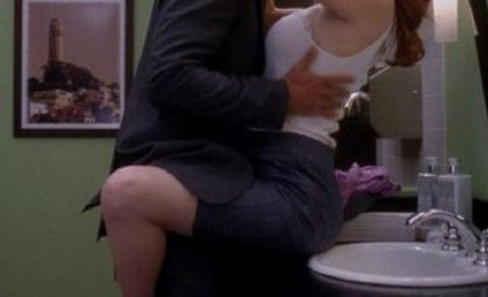 Deputati beccati nel bagno della Camera: chi sono i focosi amanti del lavandino? Gli indizi