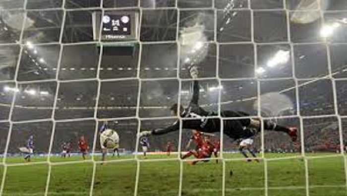 Stoccarda, il padre del capitano Gentner allo stadio mentre il figlio sta giocando