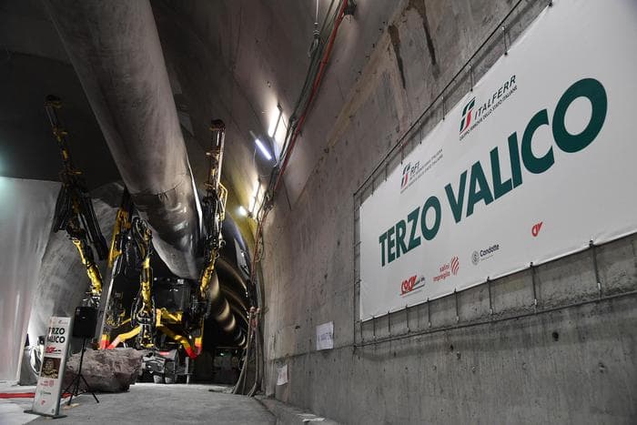 Toninelli ci ripensa: "Il Terzo Valico si farà. Analisi costi-benefici negativa ma..."