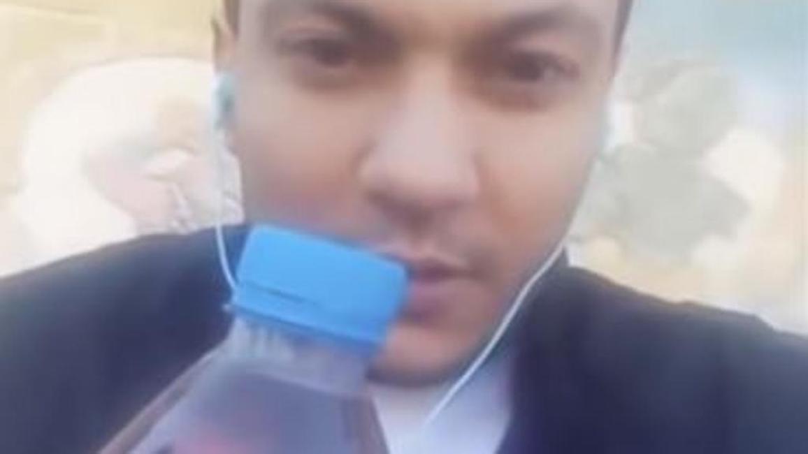 Tunisia, reporter precario si dà fuoco in piazza. Come fece Mohamed Bouazizi