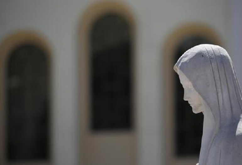Medjugorje, pensionato di Treviso stroncato da infarto durante la salita "dell'apparizione della Madonna" (foto Ansa)