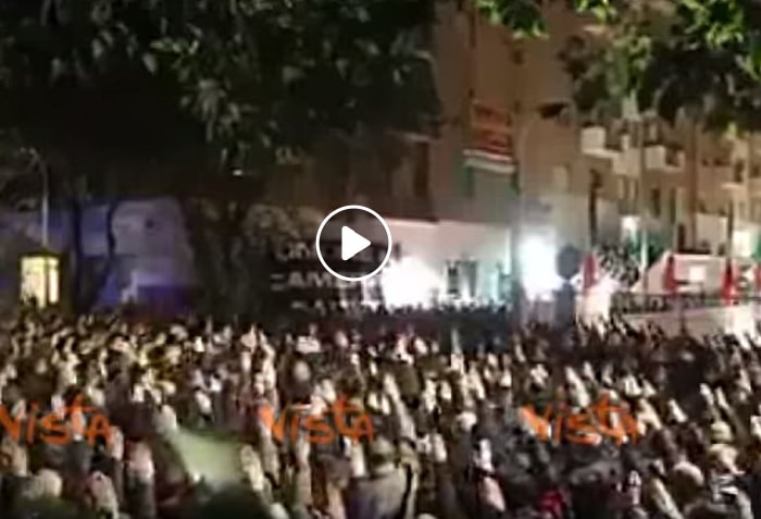 Acca Larentia, il saluto romano dei neofascisti alla commemorazione della strage