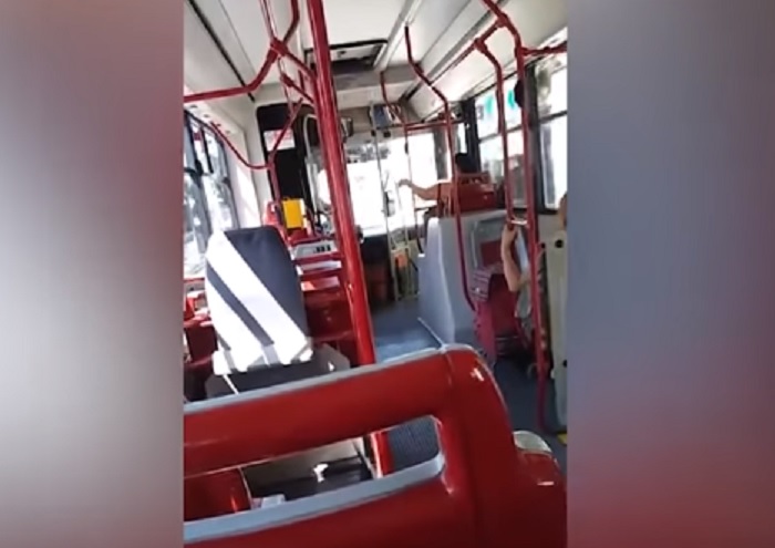 Padova, autista bus insulta straniera: "Non sono razzista ma ne ho i c… pieni di voi" VIDEO