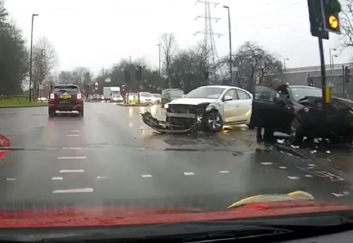 londra finta auto polizia
