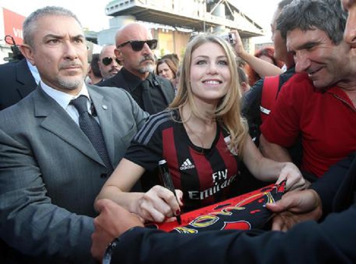 Barbara Berlusconi, lettera sul Fatto. Libero: "Altra velina ingrata..."