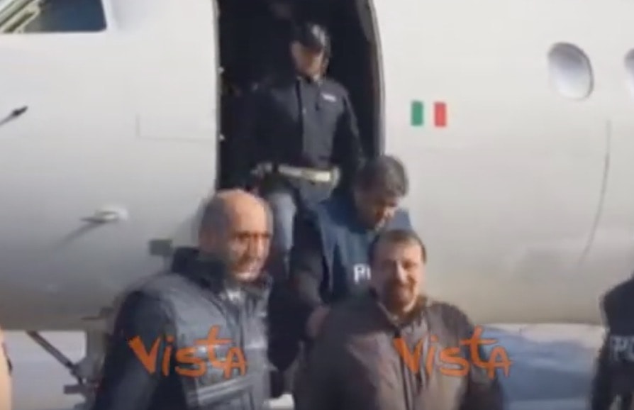 Cesare Battisti a Roma: niente manette. Lo aspettano 6 mesi in isolamento a Rebibbia