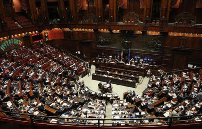 Rapporti nei bagni della Camera, Sgarbi: "Io so chi erano i due deputati..." (foto Ansa)