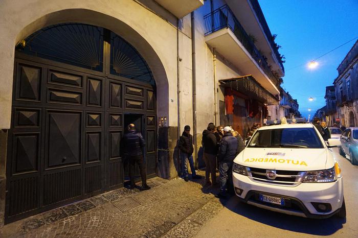 Cardito (Napoli), attenzione dei pm sulla madre del bimbo ucciso a botte