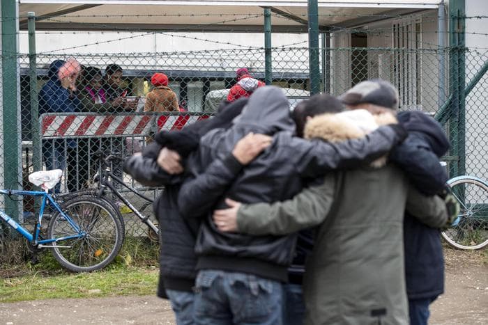Miracolo a Castelnuovo di Porto (Roma): la gente si prende i migranti a casa sua