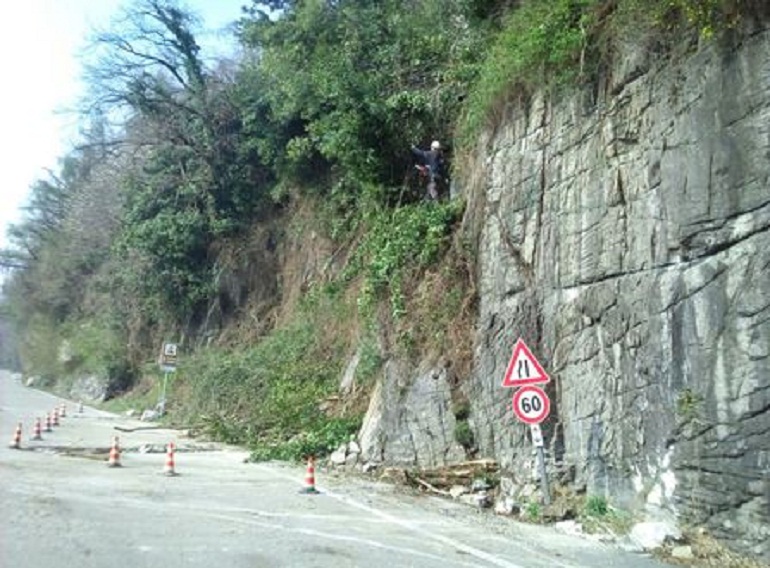 Cosenza, chiusa per una frana la strada statale 107 "Silana Crotonese" (foto d'archivio Ansa)