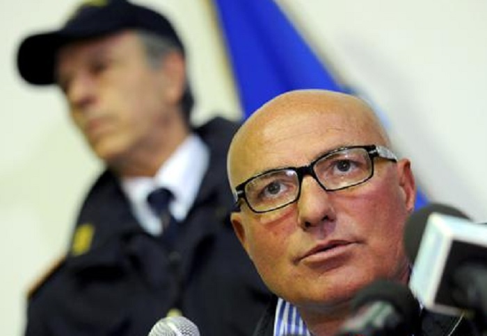 Antonio Di Maggio capo Vigili Roma: per cose gravi chiamatemi al 67692824