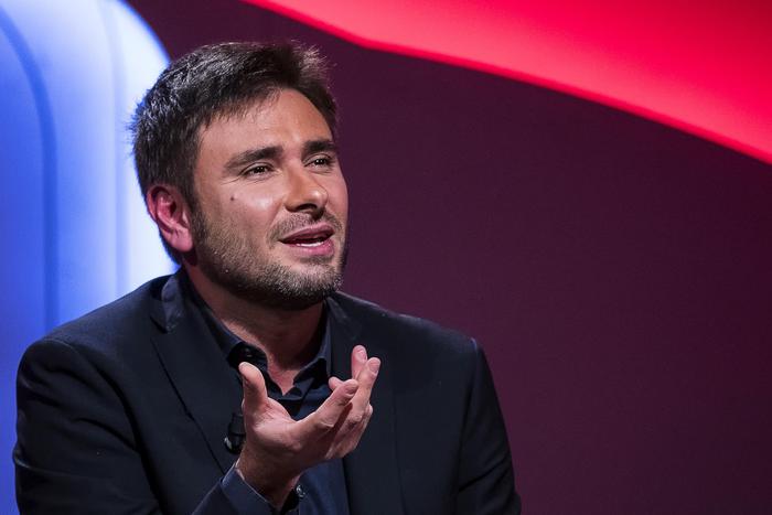 Di Battista a Salvini: "Che ci fai alla cena da ancine régime con la Boschi. Torna in te"