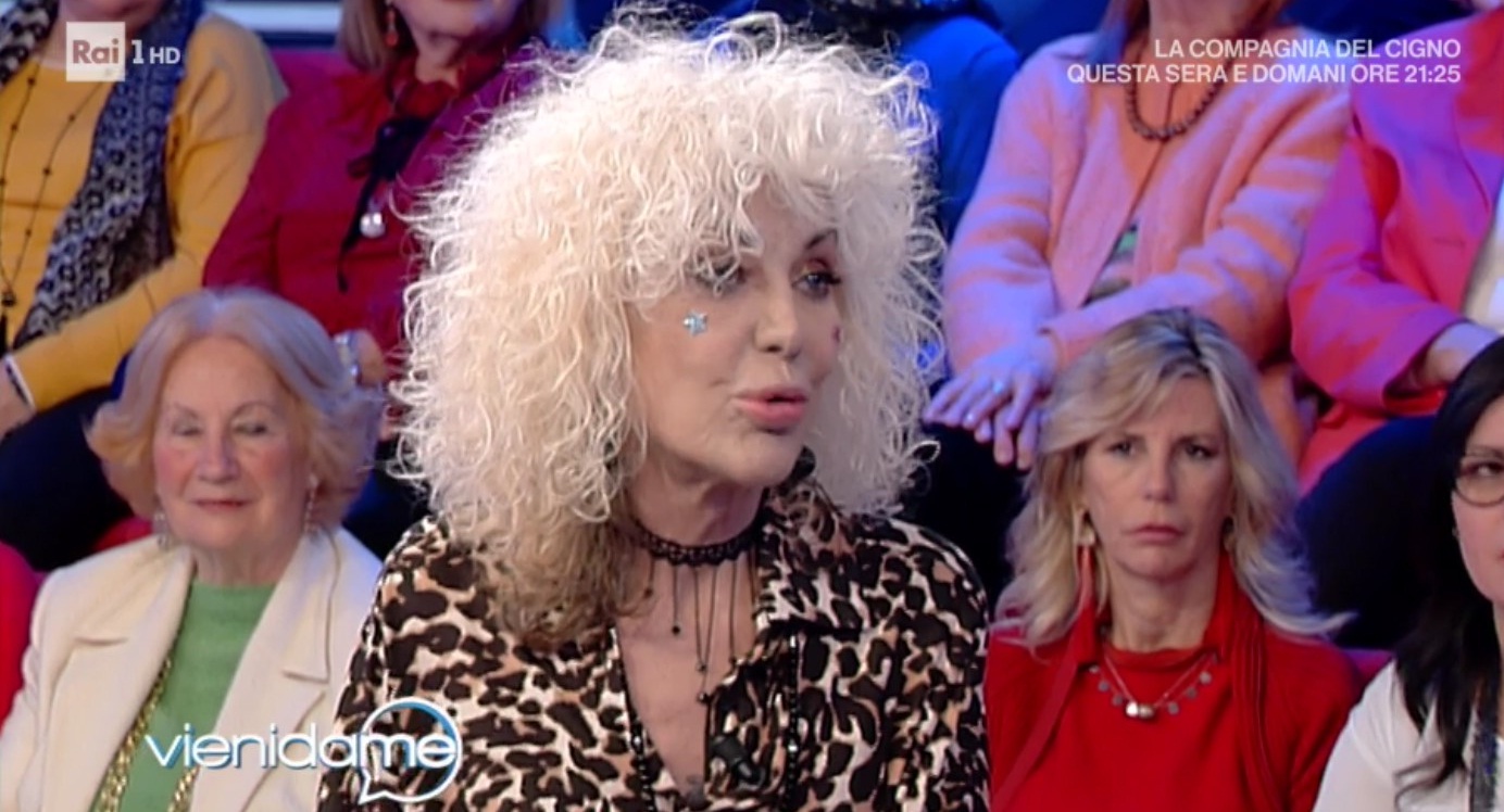 Donatella Rettore rivela: "Mia madre comprò un guinzaglio per non farmi scappare"
