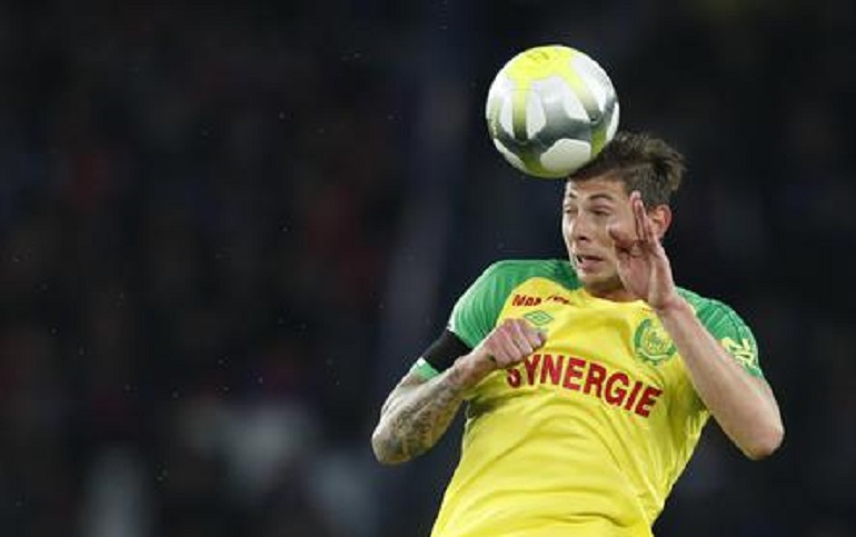 Emiliano Sala, l'aereo con il calciatore argentino scomparso nei cieli sulla Manica (foto Ansa)