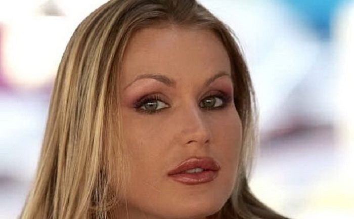 Eva Henger contro Francesco Monte: "Sono pronta ad andare in Hondurs per..."