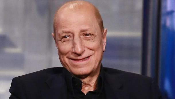 Pippo Franco a Vieni da me: "Ho perso mio padre da bambino"