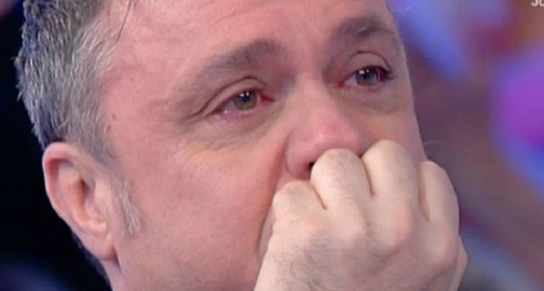"Vieni da me", Gabriele Cirilli in lacrime quando parla della madre: "Ha fatto del bene a tutti"