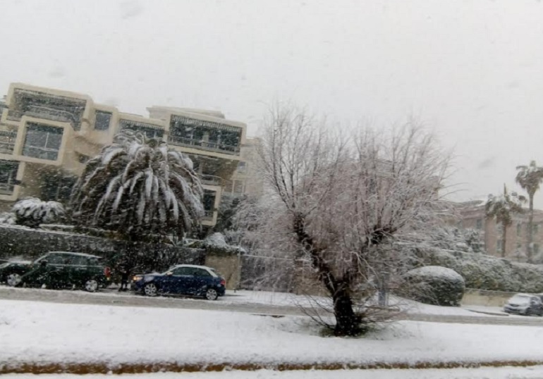 Meteo: Genova, arriva la neve. Toti: "Disagi solo nella zona collinare"