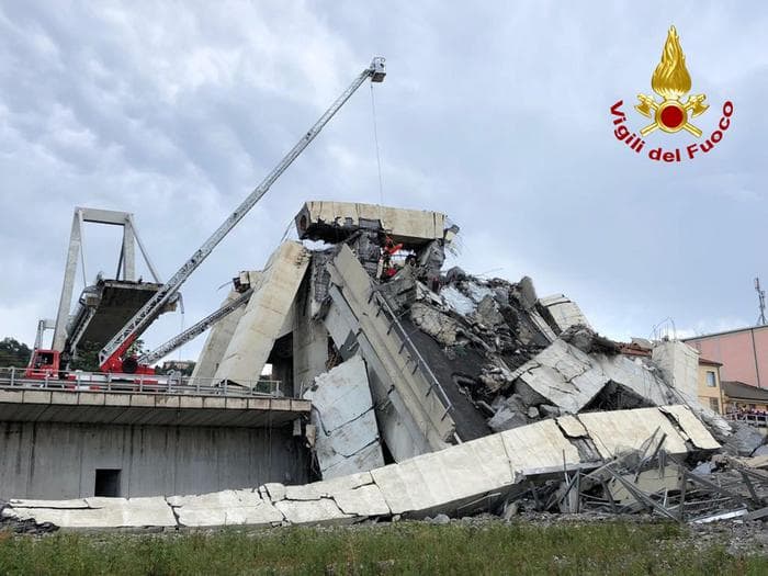 Genova la capitale della sfiga italiana? Fra due ponti muore e (forse) rinasce