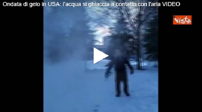 USA, temperature fino a -40 gradi, l'acqua si ghiaccia a contatto con l'aria gelida VIDEO (Agenzia Vista)