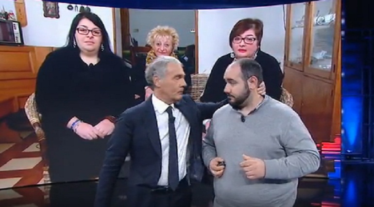 "Non è l'Arena", Giletti regala un'auto nuova a Battaglia che difese le sorelle Napoli