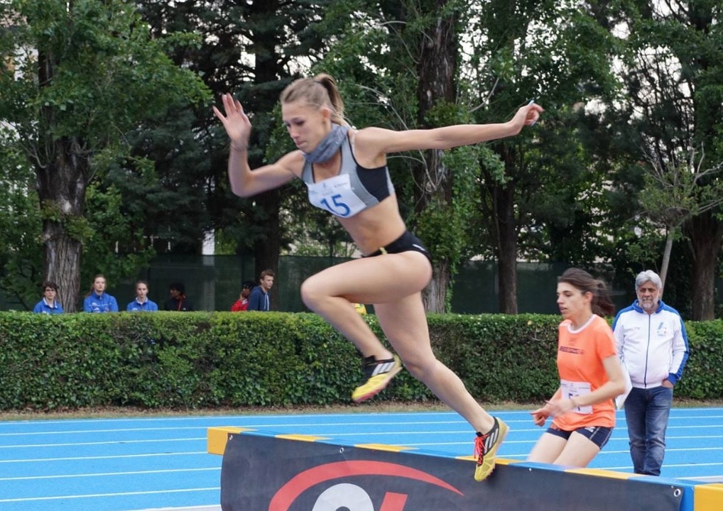 Giulia Jasmine Schiff, sergente, denuncia nonnismo alla scuola di volo di Latina: "Frustate e testate"