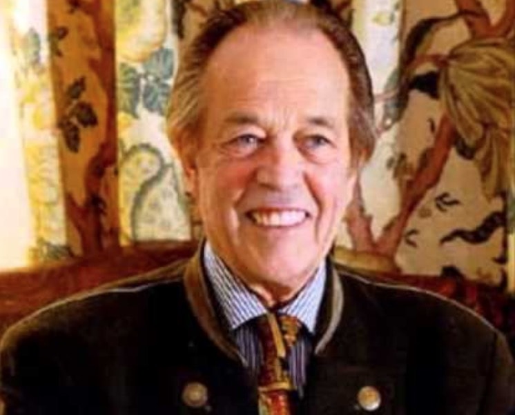 Henri d'Orleans, conte di Parigi, è morto. Lotta tra i pretendenti "re" di Francia