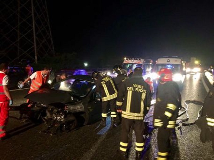 Incidente stradale in Salento (statale 274): 2 donne morte dopo un frontale