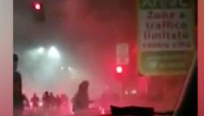 Tifoso ucciso, Luca Da Ros ai domiciliari. Indagati per omicidio i quattro tifosi del Napoli sulla Volvo che ha investito Belardinelli