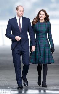 Kate Middleton e il cappottino scozzese di Alexander McQueen6