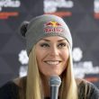 Lindsey Vonn, la leggenda dello sci si ritira a sorpresa con annuncio choc a Cortina: "Troppo dolore, finisce qui"