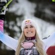 Lindsey Vonn, la leggenda dello sci si ritira a sorpresa con annuncio choc a Cortina: "Troppo dolore, finisce qui"
