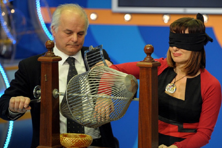 Lotteria Italia, i biglietti vincenti. 5 milioni a Sala Consilina, 2,5 milioni a Napoli, 1,5 a Pompei (foto Ansa)