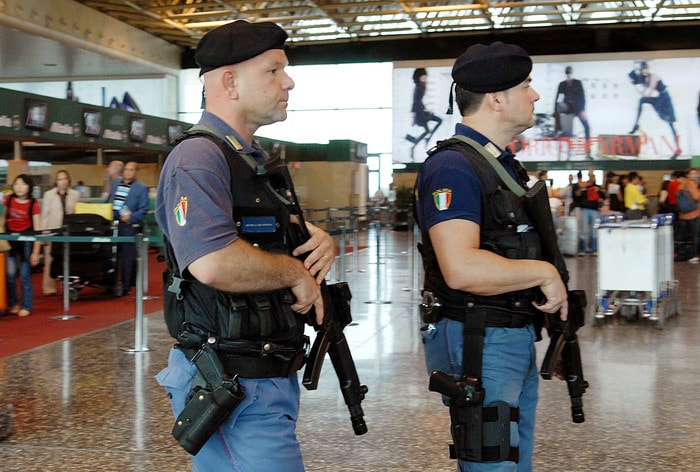 Malpensa, rintracciato l'egiziano fuggito dall'aereo che avrebbe dovuto rimpatriarlo