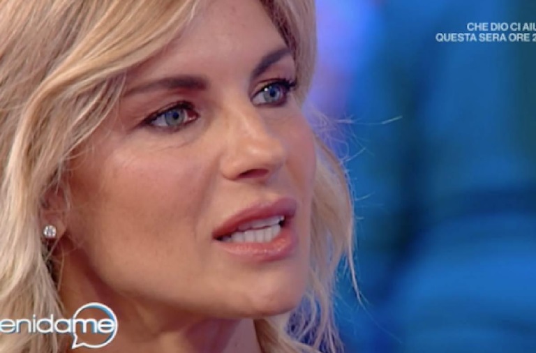 "Vieni da me", Martina Colombari: "Sono preoccupata per mio figlio"