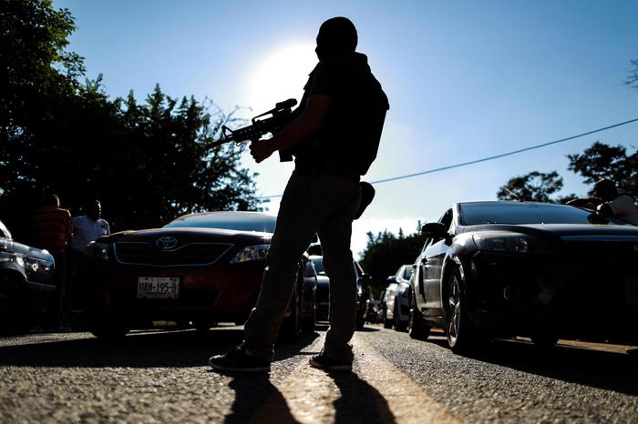 Messico, scontro a fuoco in autostrada: 12 morti