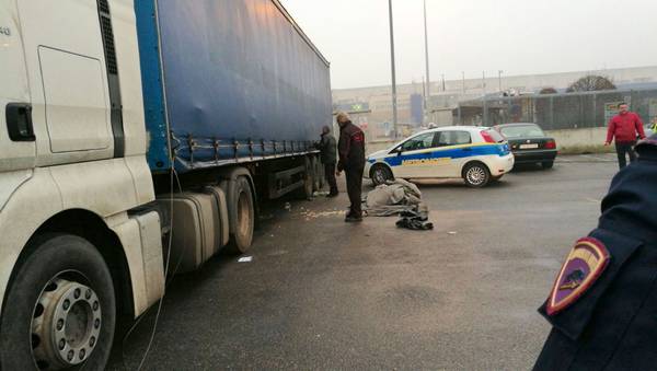 trieste lamenti camion rimorchio