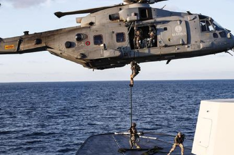 Migranti, strage al largo della Libia: almeno 117 morti. Salvini: "Colpa di chi tiene aperti i porti europei" (foto Ansa)