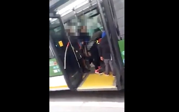 milano immigrata sul bus