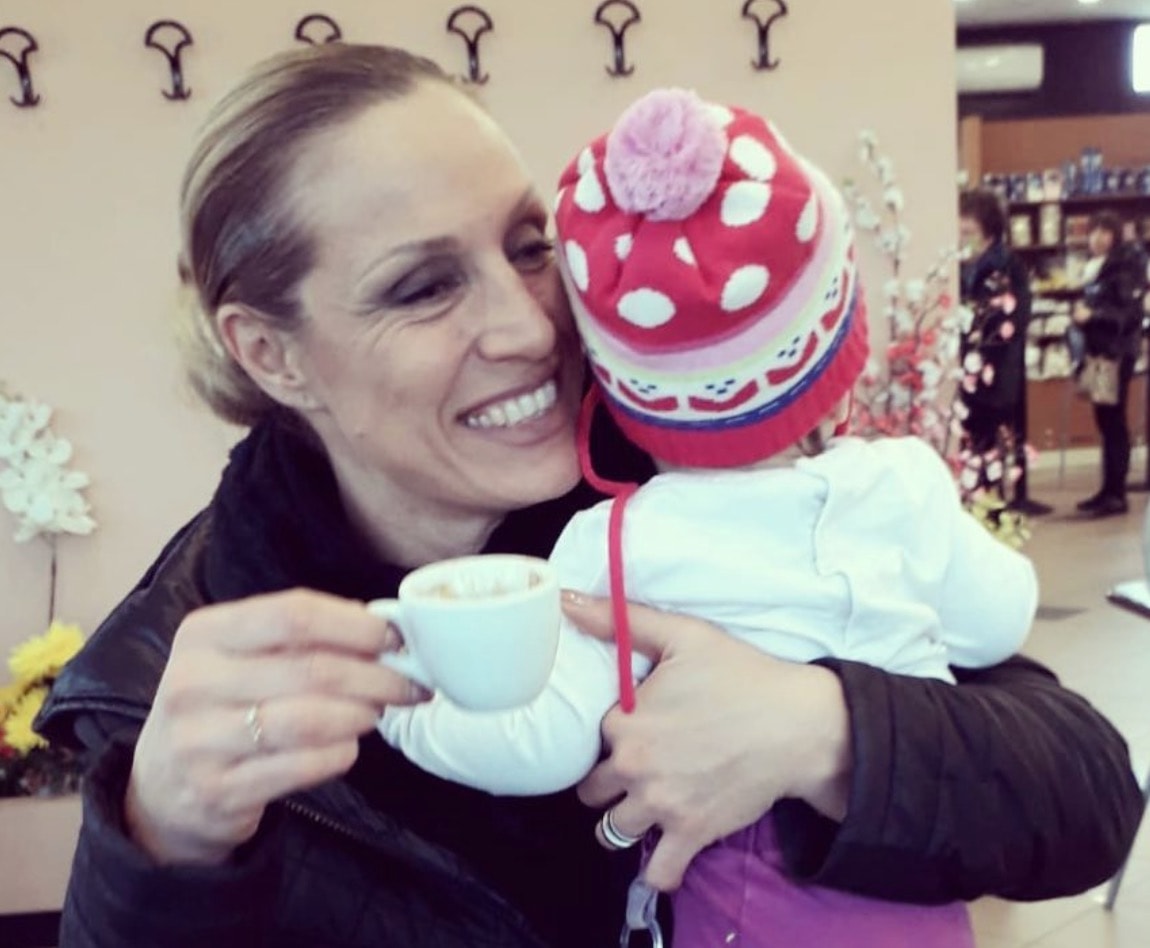 Annalisa Minetti attaccata sui social: "Sei cieca, non avresti dovuto mettere al mondo un figlio"