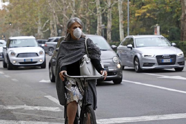 Modena, prorogato lo stop ai diesel euro 4 (foto Ansa)