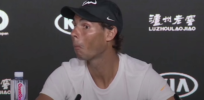 YOUTUBE Nadal e il giornalista italiano che si addormenta durante la conferenza stampa